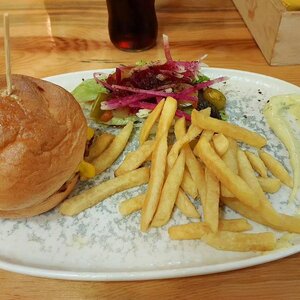 S. O. S Burger (Denizli, Pamukkale, Doğan Demircioğlu Cad., 17B) ، مطعم