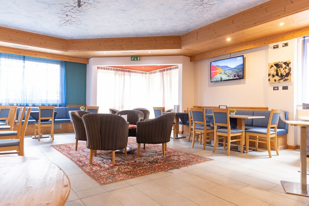 Фото Hotel Alpine Mugon