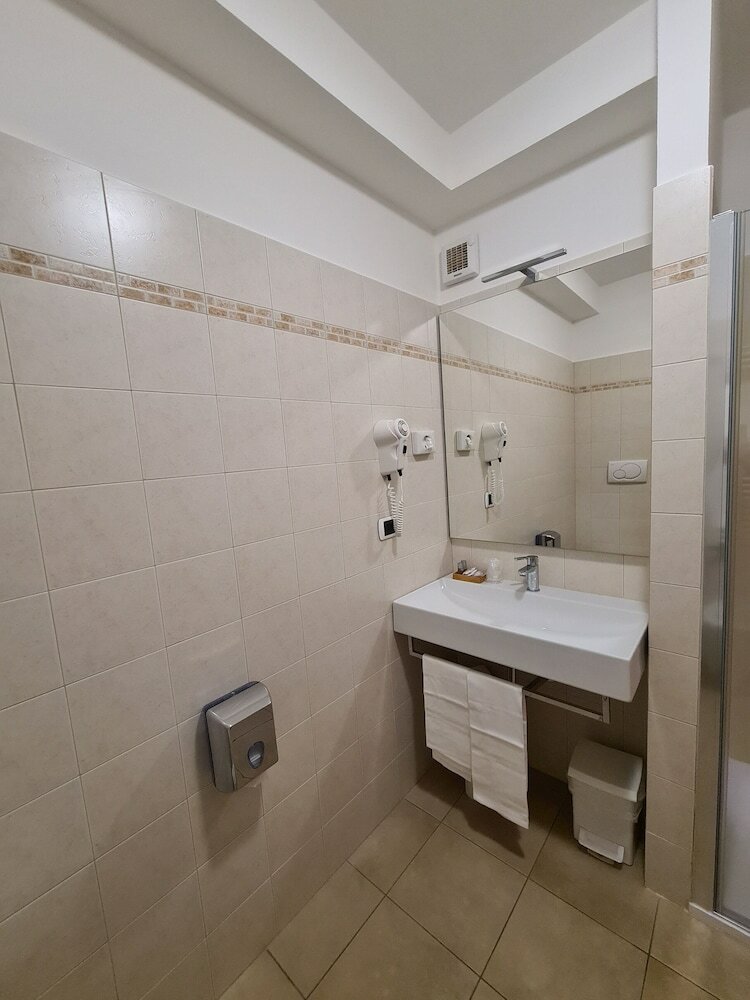 Фото Hotel Cladan