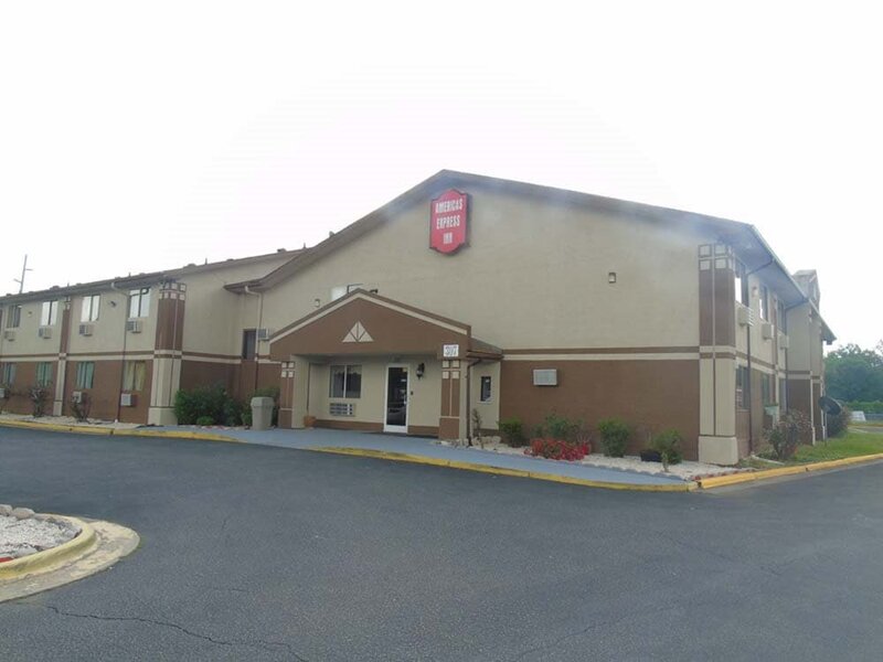 Гостиница Americas Express Inn в Роки-Маунт