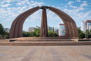 Victory Monument (Bishkek, Jeniş Meydanı), monument, memorial