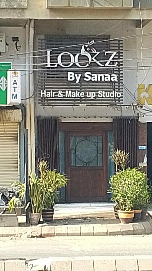 Beauty salon Lookz by sana hair make up studio, Karachi, photo