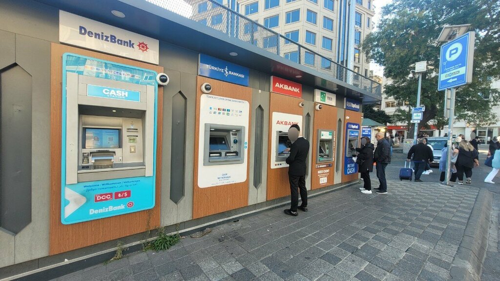 ATM Turkey Is Bank ATM, Istanbul, photo
