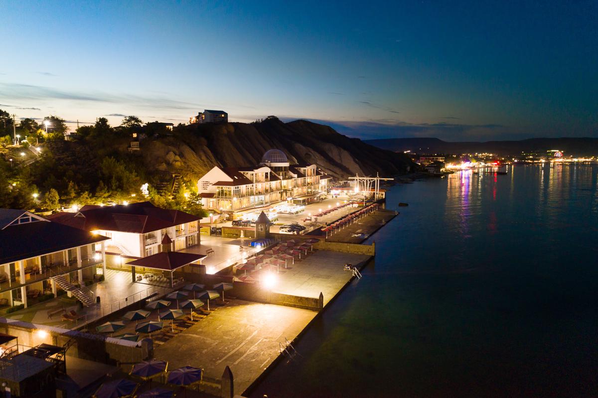 Фото Белый Грифон