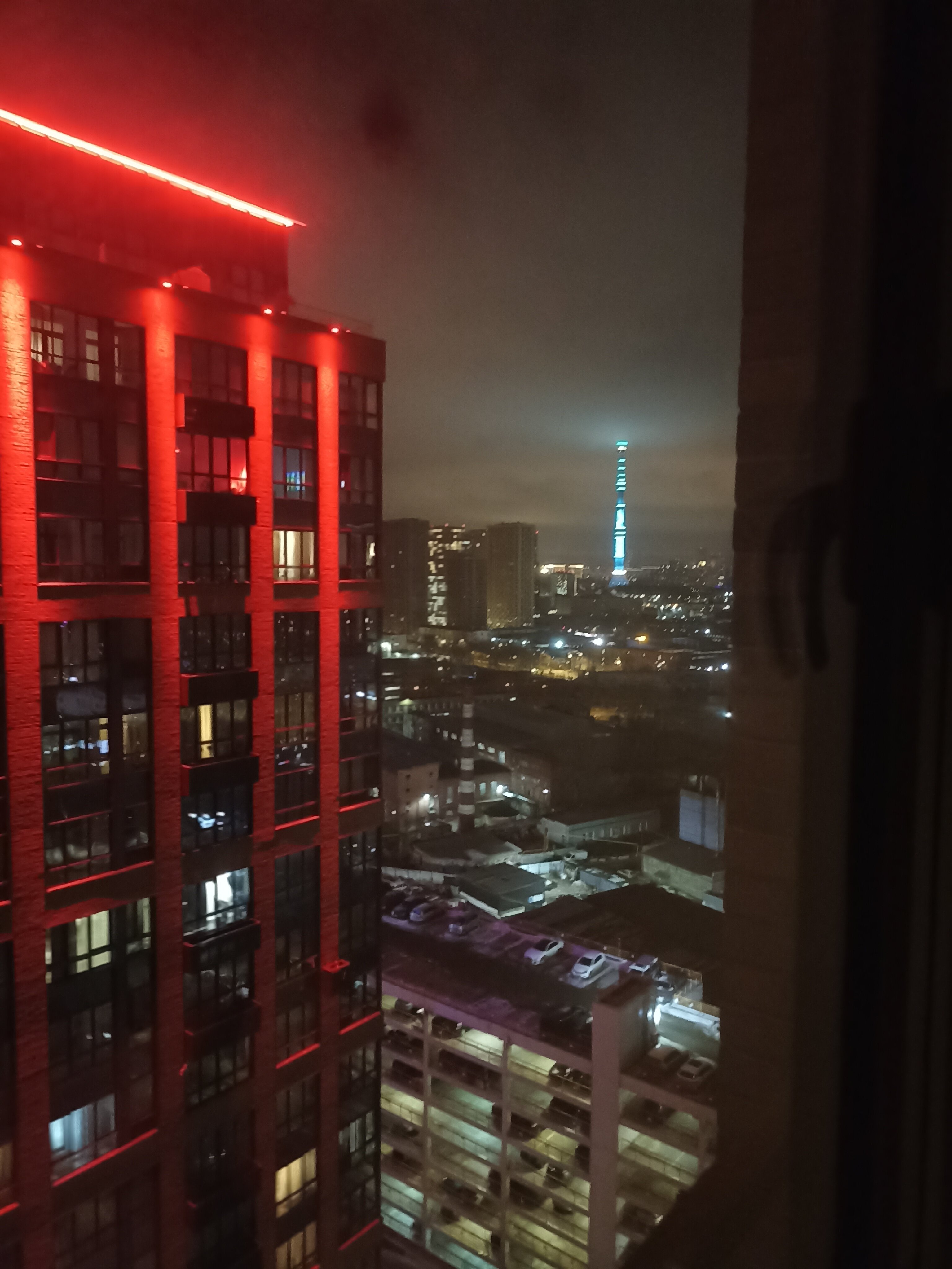 Фото В Небоскребе с видом на Останкинскую башню