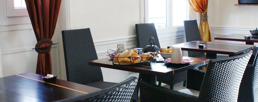 Фото Hôtel Le Home Saint Louis