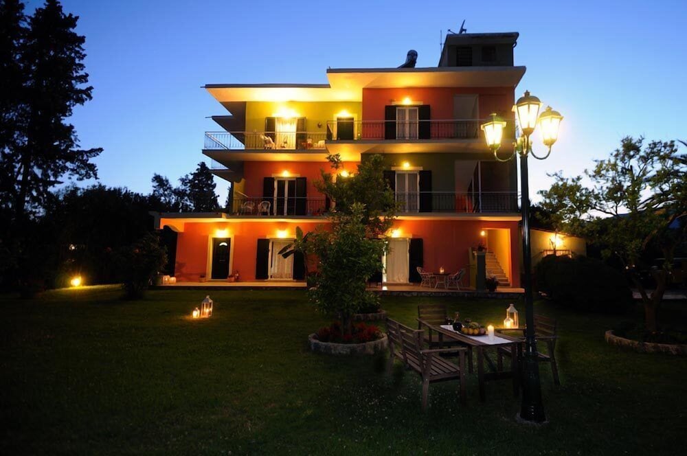 Фото Efi & Sofia Apartments