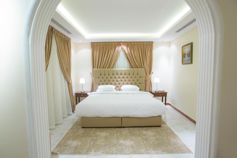 Фото Al Fouz Luxury Hotel Suites