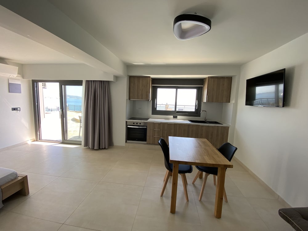 Фото Ostria Apartments