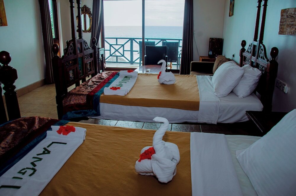 Фото Langi Langi Beach Bungalows