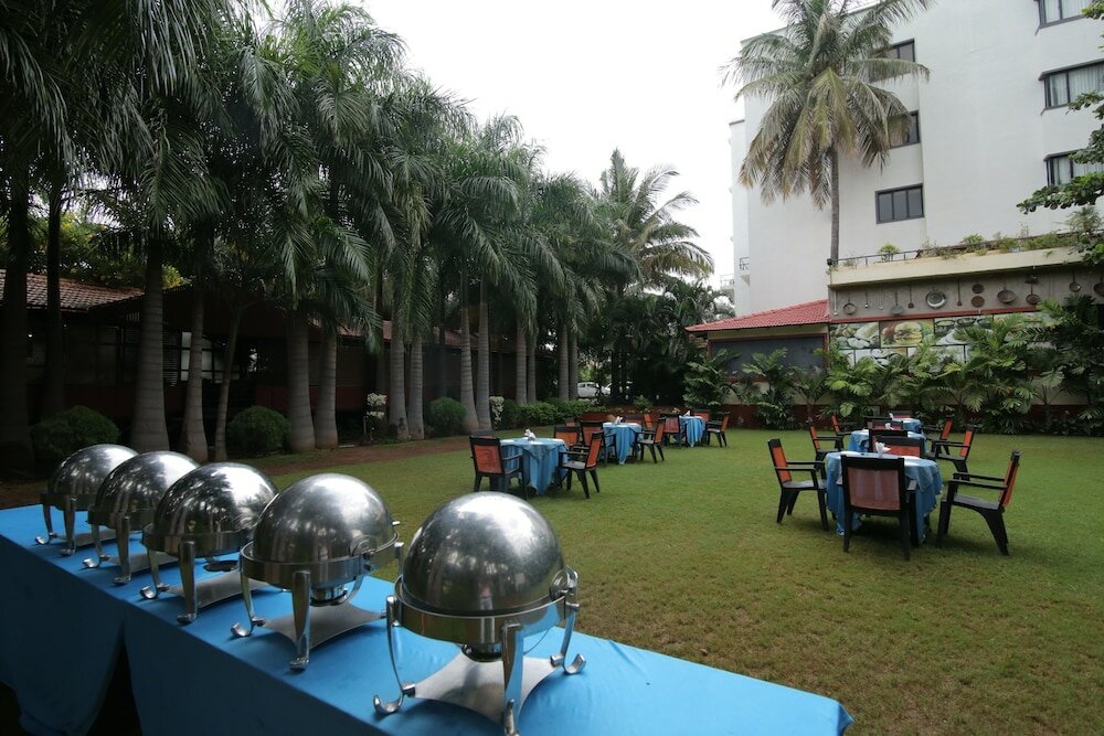 Фото Hotel Hampi International