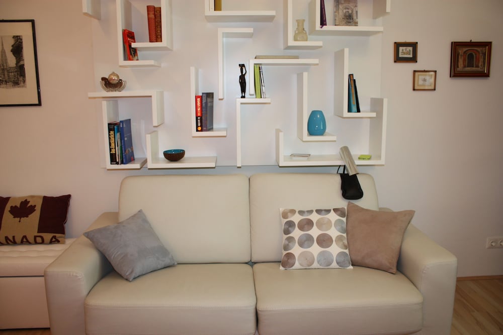 Фото GoVienna - Charming Studio