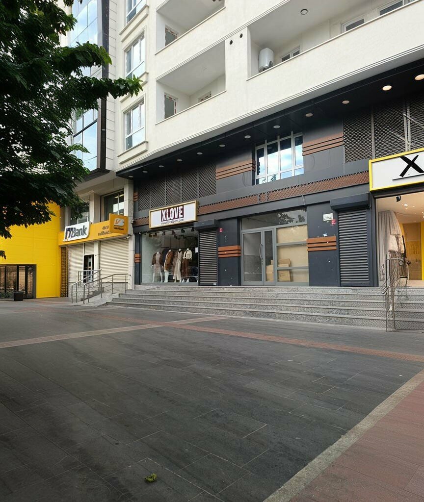 Clothing store Most Elegant, Batman, photo