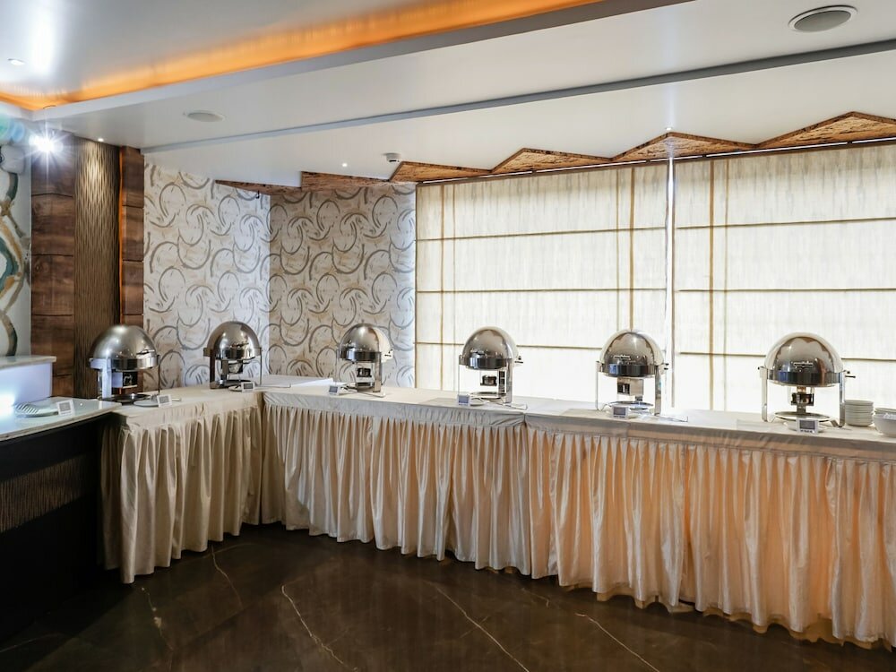 Фото Treebo Tryst Hotel The Kalyaniz