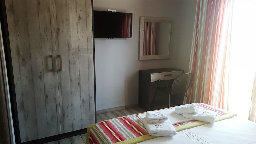 Фото Paramithi Luxury Apartments