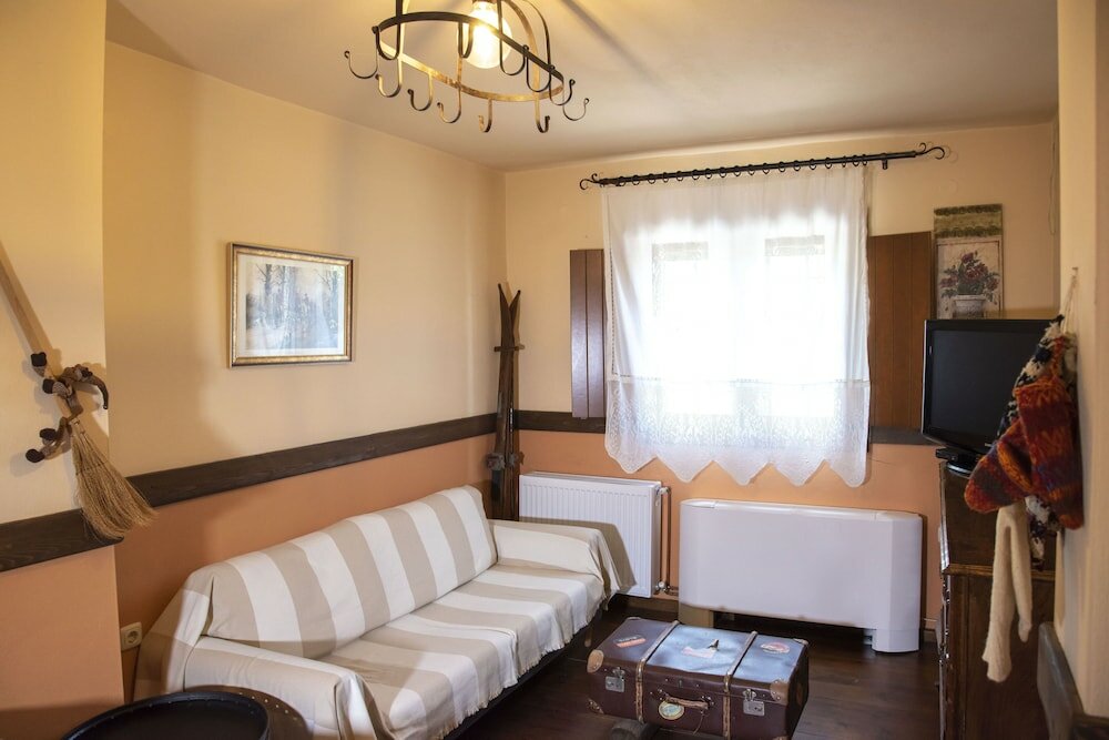 Фото To Stefani tis Makrinas