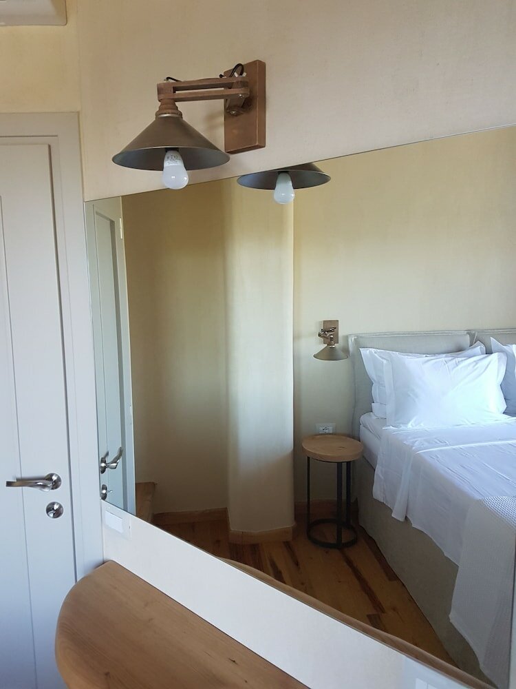 Фото To Stefani tis Makrinas