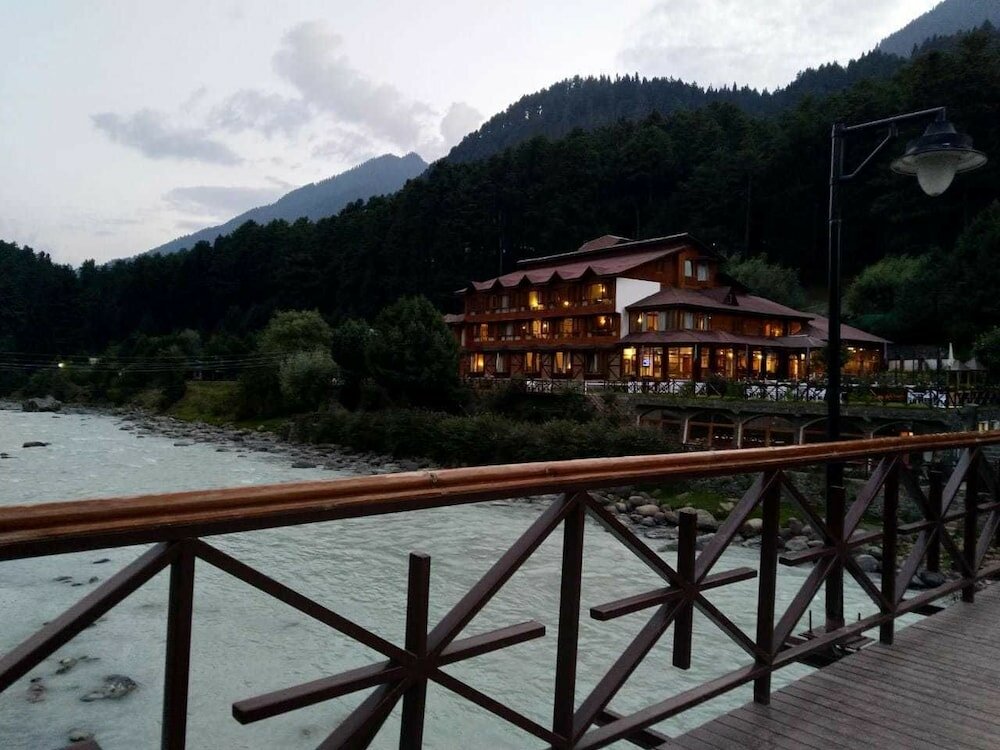 Фото Hotel Heevan Pahalgam