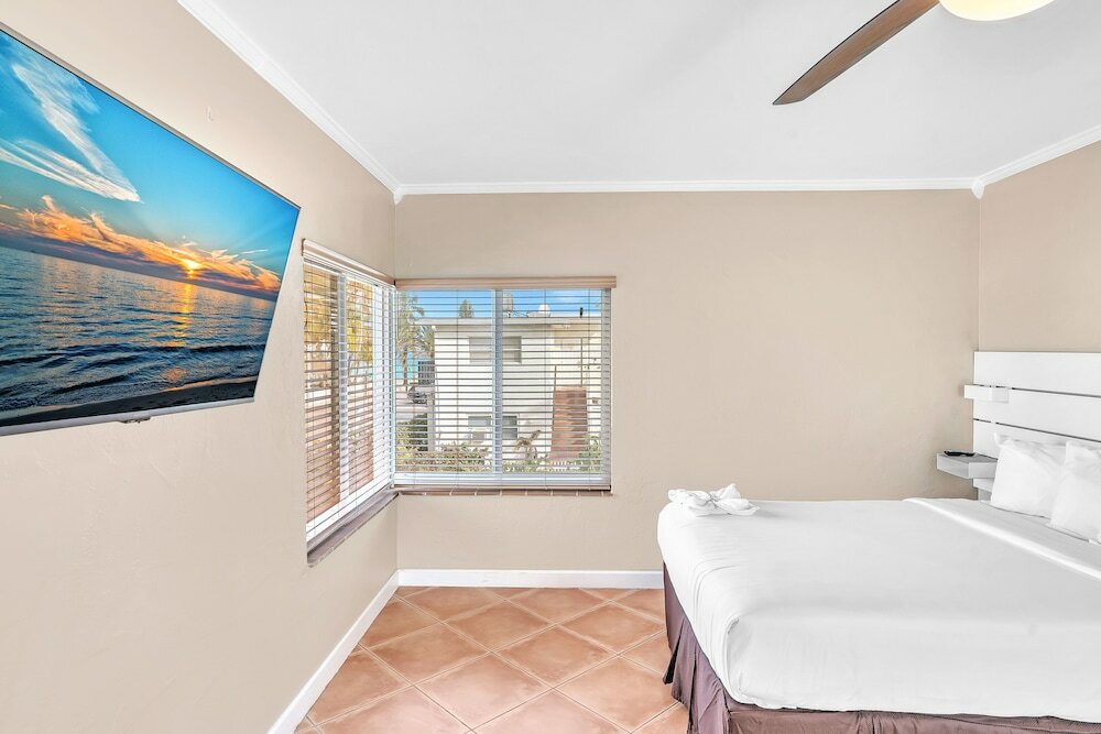 Фото Hollywood by the Sea Hotel