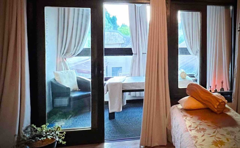 Фото Malachite Manor