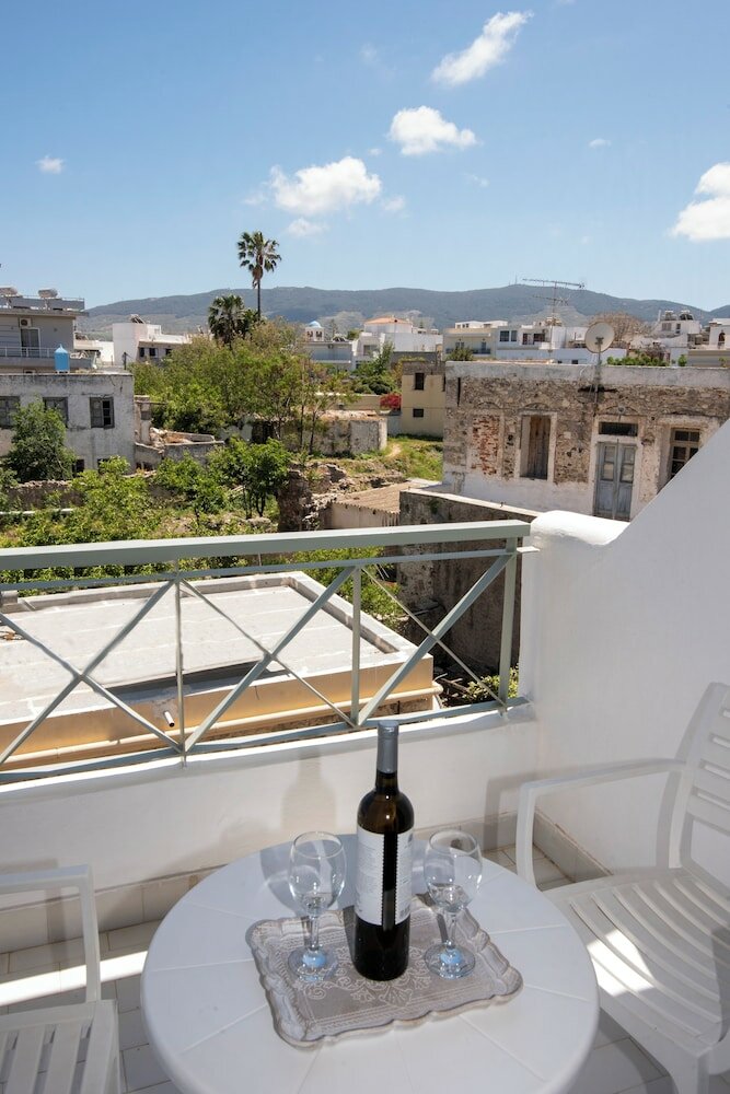 Фото Jasmine Hotel Apartments