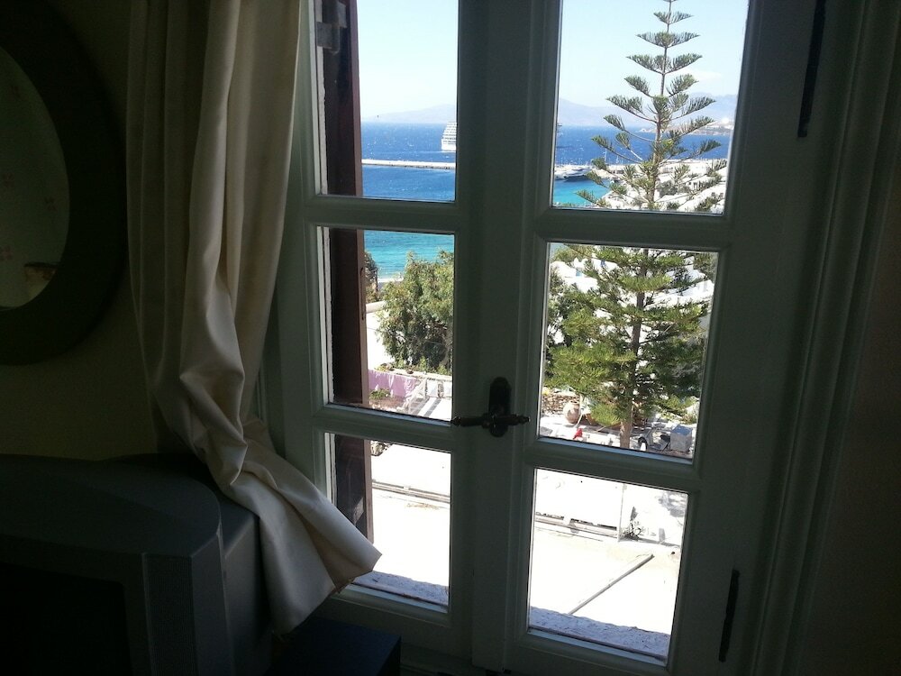 Фото Studios and Suites Rania