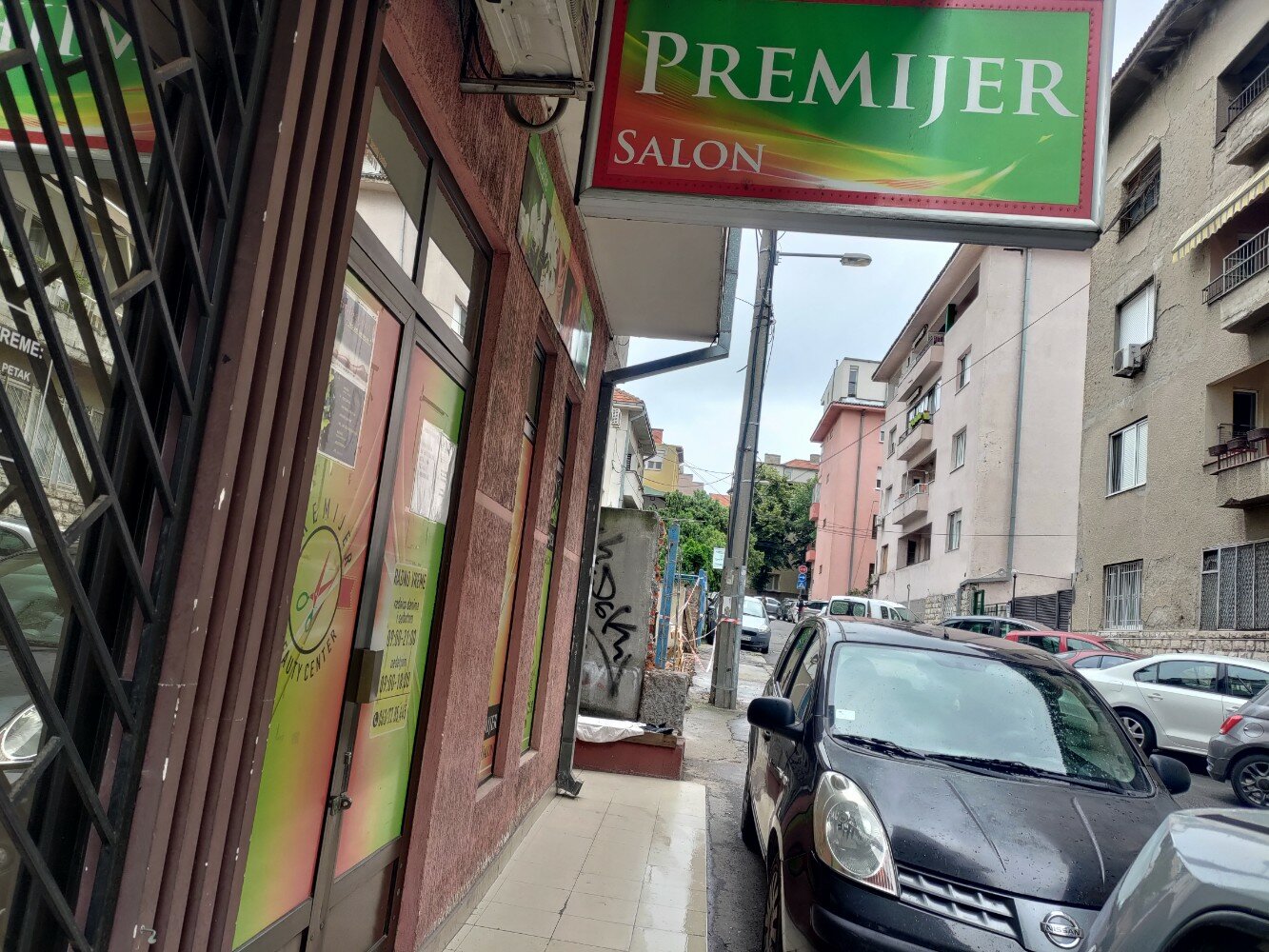 Premijer