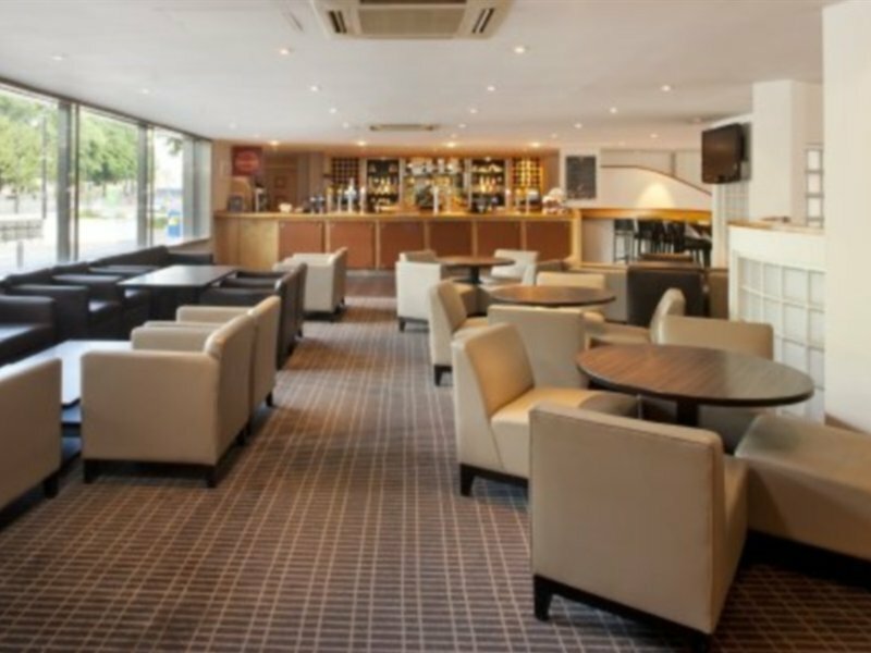 Фото Holiday Inn Cardiff City Centre