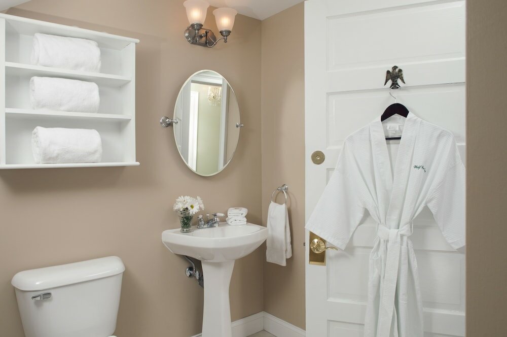 Фото Wolf Cove Inn