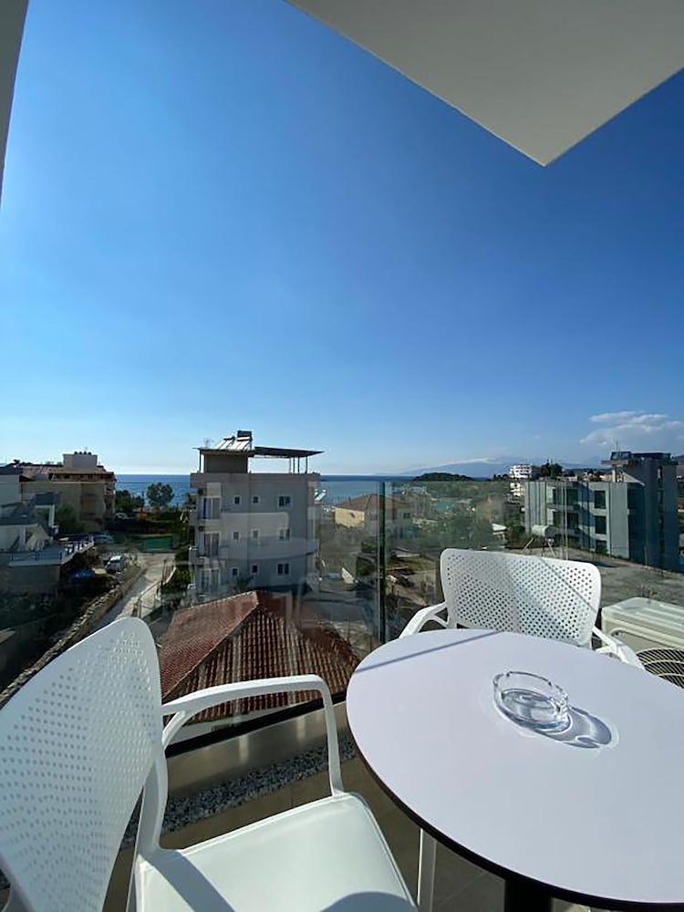 Фото Admiro Hotel