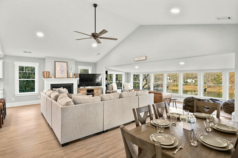 Фото Dock Days by Avantstay Swimming Platform, Dock