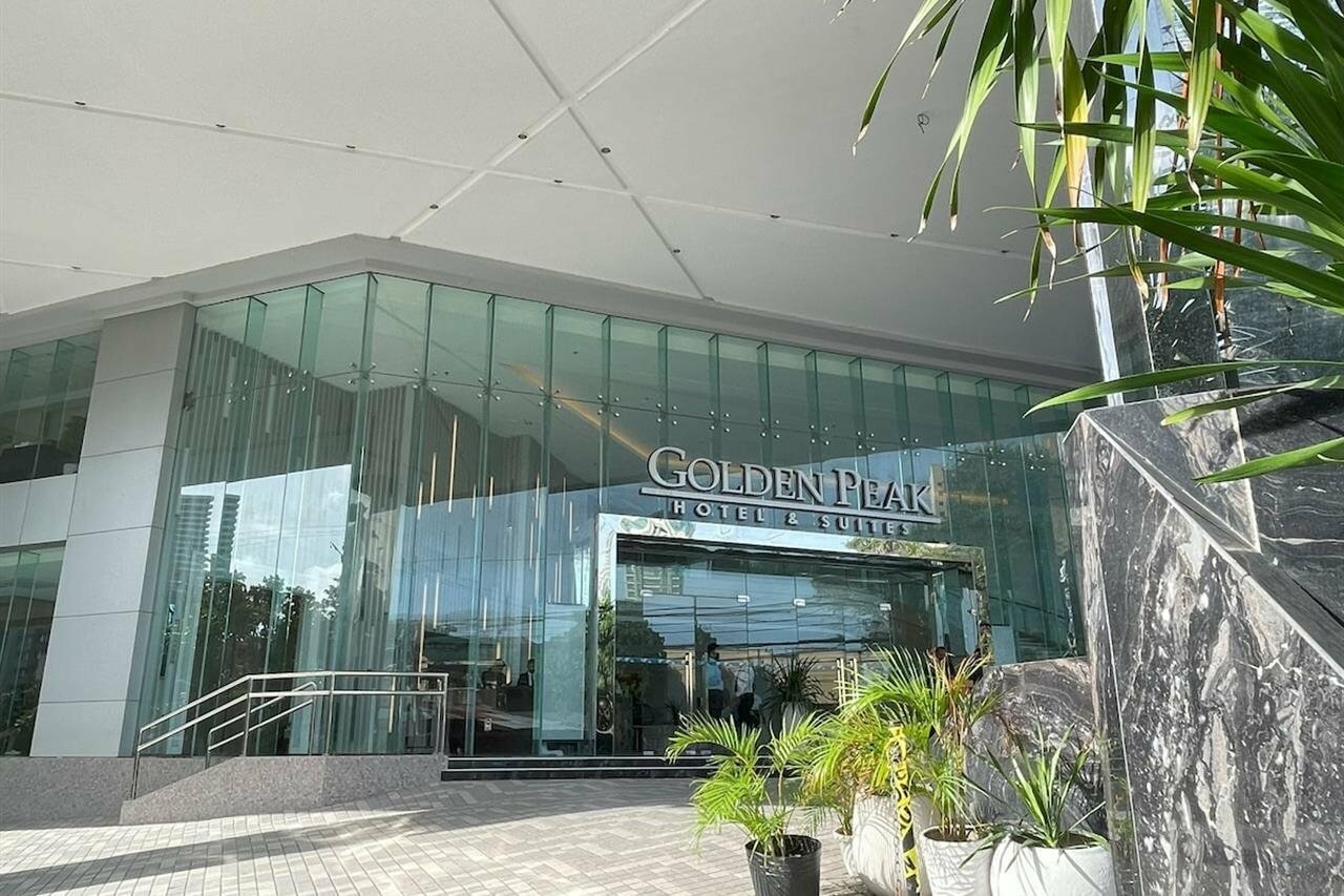 Фото The Golden Peak Hotel & Suites powered by Cocotel