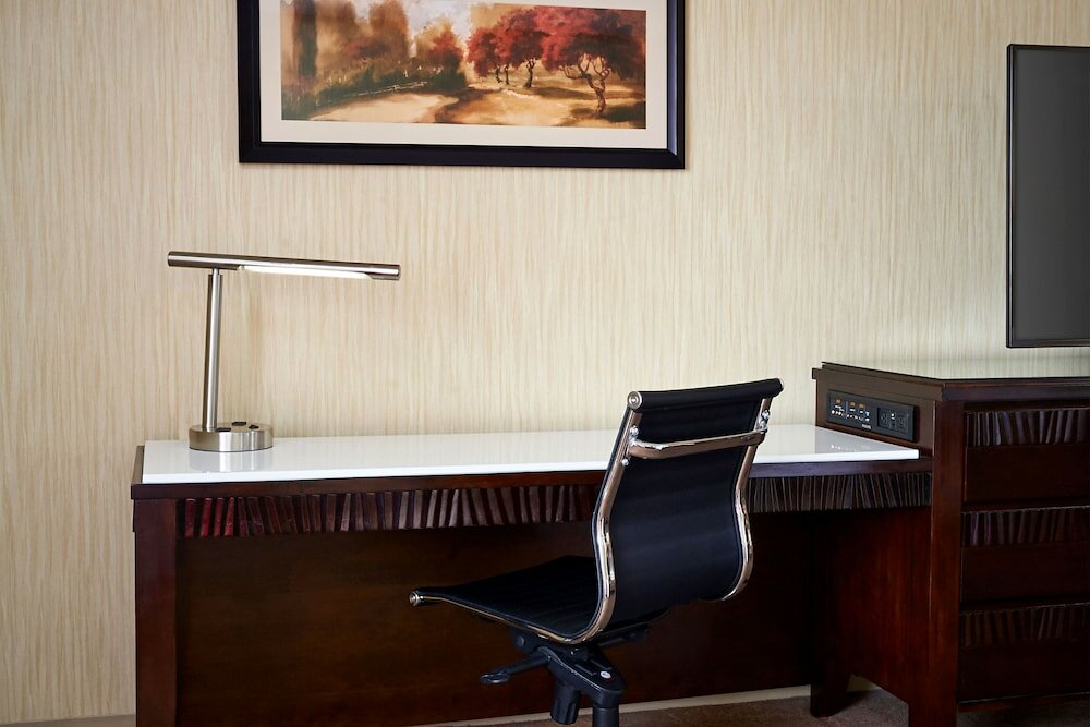 Фото Sheraton Hamilton Hotel