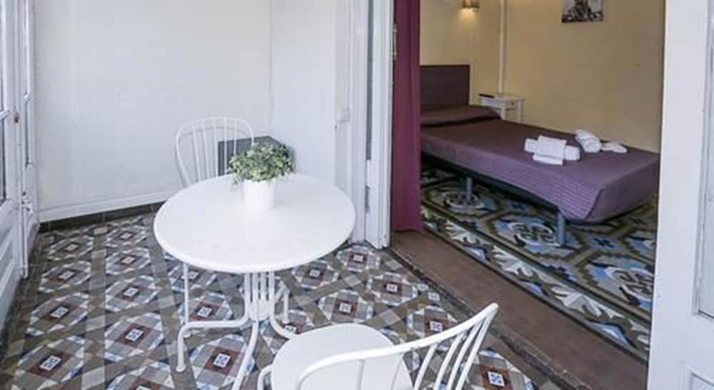 Фото Hostal Balmes Centro