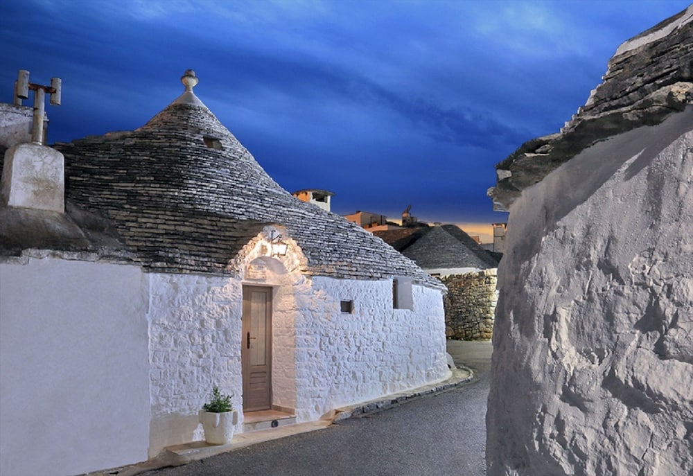 Фото Trulli Holiday Albergo Diffuso