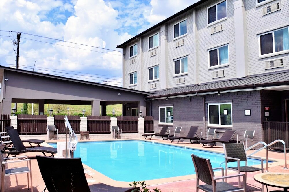 Фото Orangewood Inn & Suites Midtown