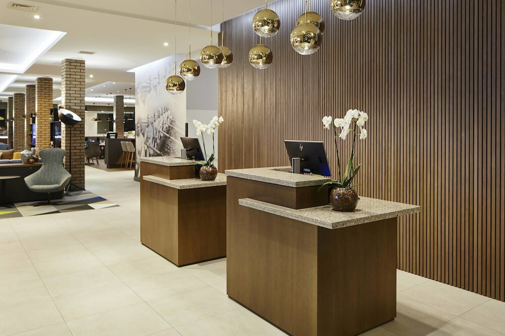 Фото Courtyard by Marriott Oxford South