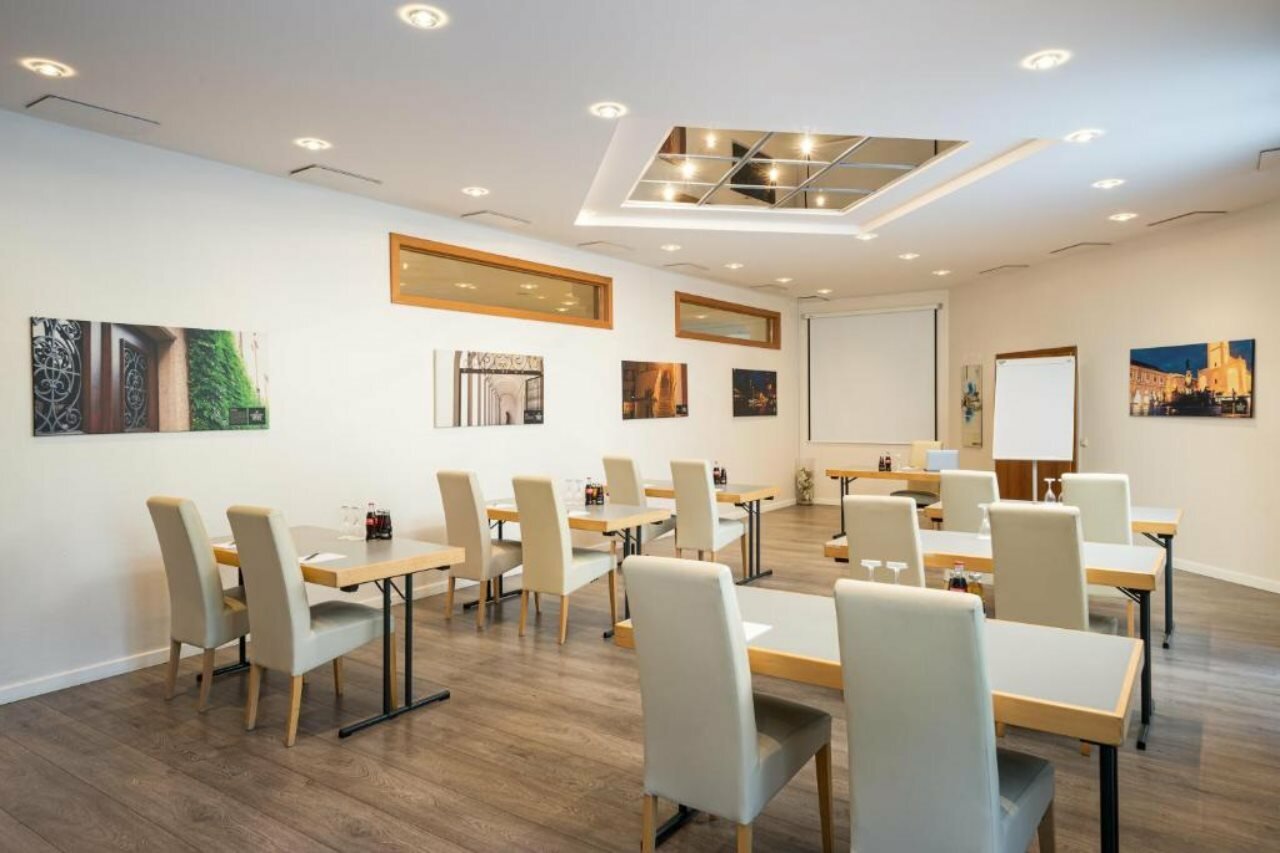 Фото Qu Hotel Augsburg