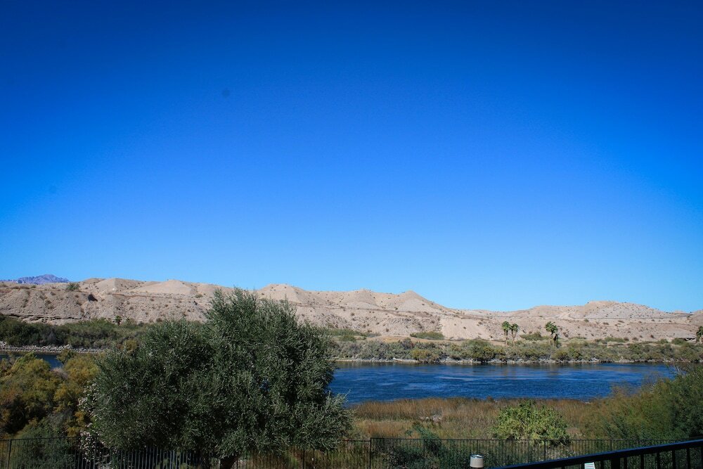 Фото Lodge on the River