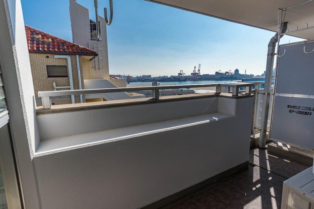 Фото Universal Bay Condominium