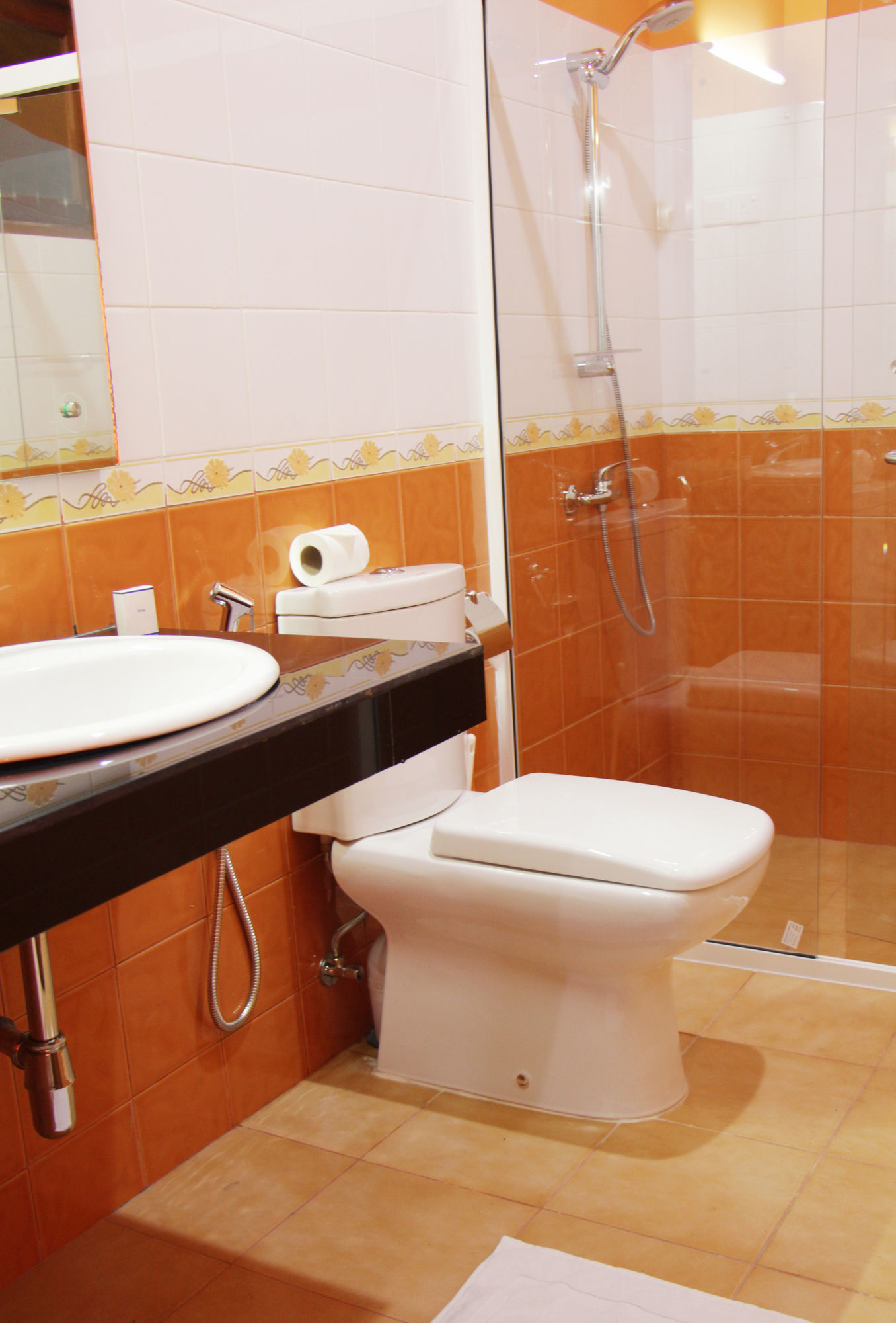 Фото The Airport Villa