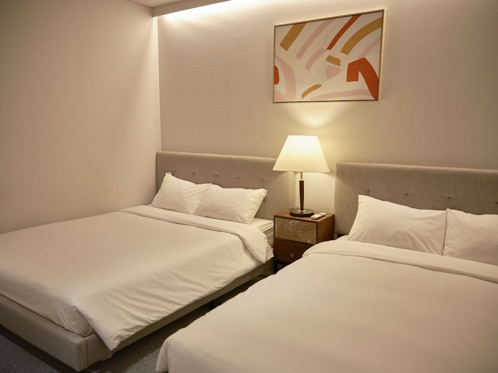 Фото Uh Suite The Jongno