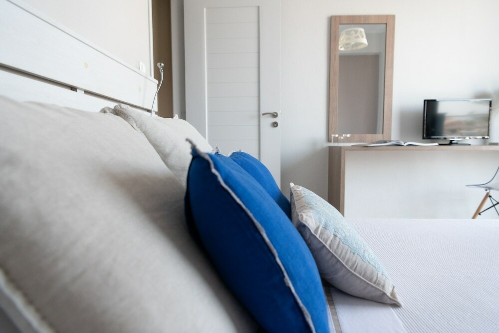 Фото Emerald Lake Studios