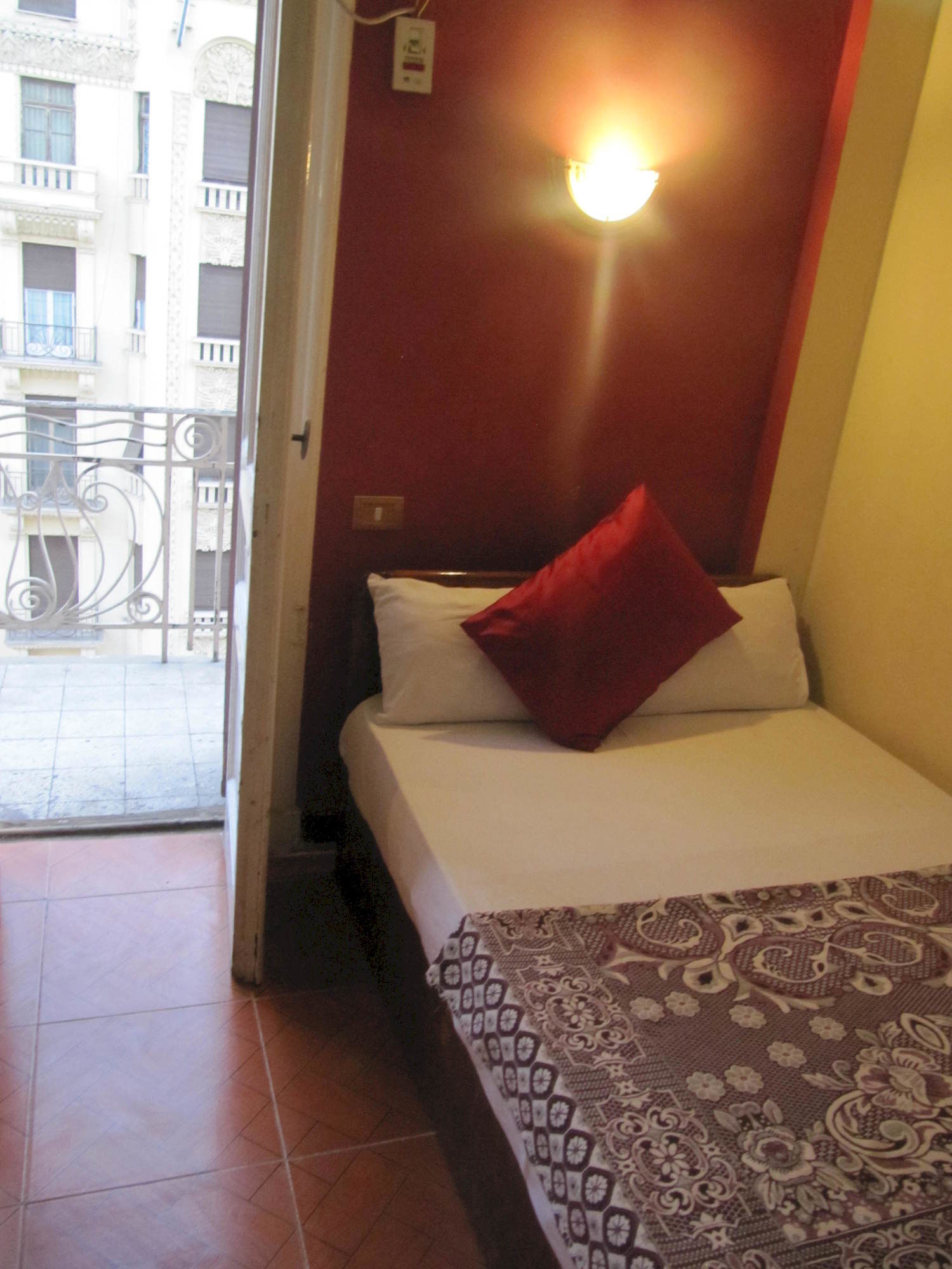 Фото отеля 2