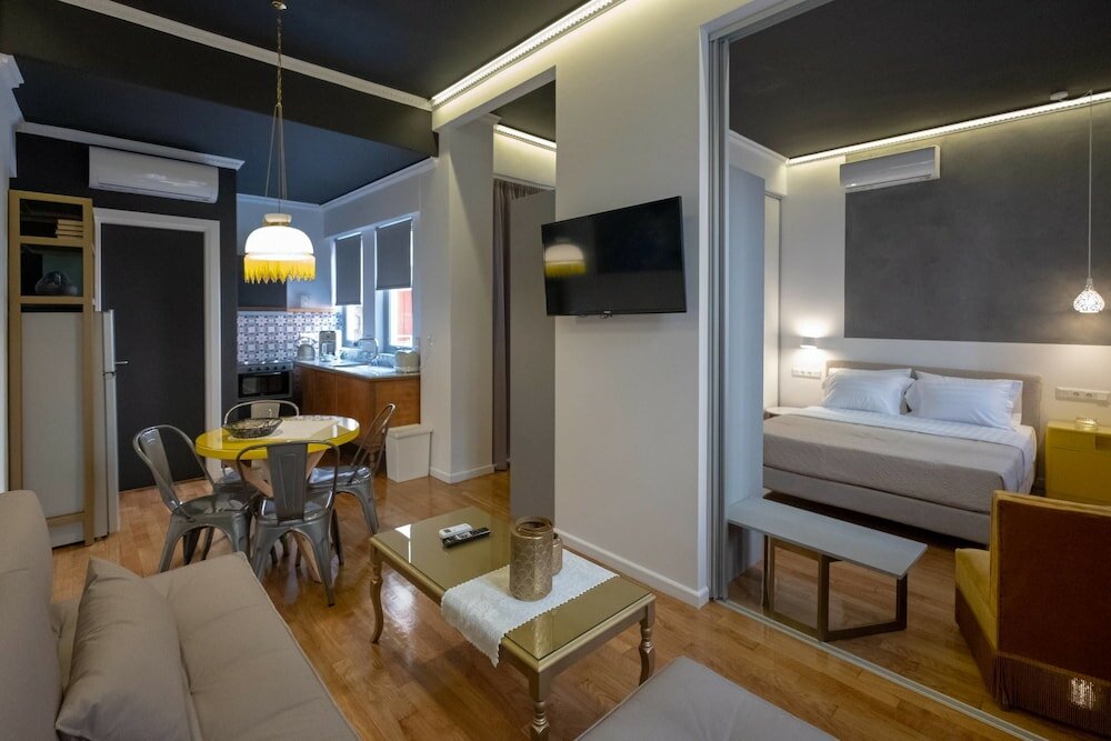 Фото Athenian Yard Suites