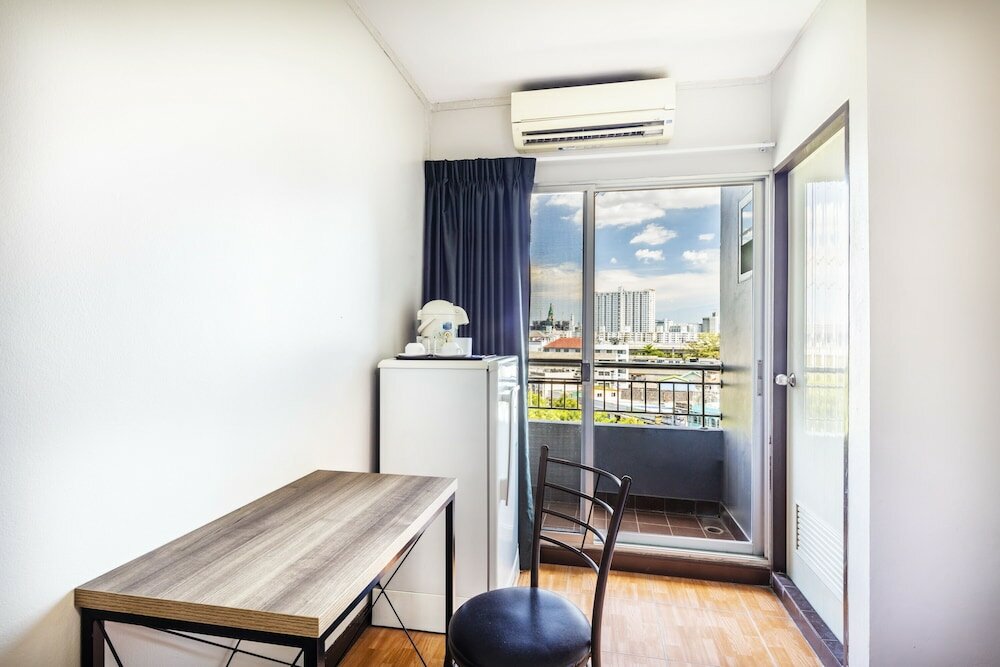 Фото Livotel Express Hotel Bang Kruai