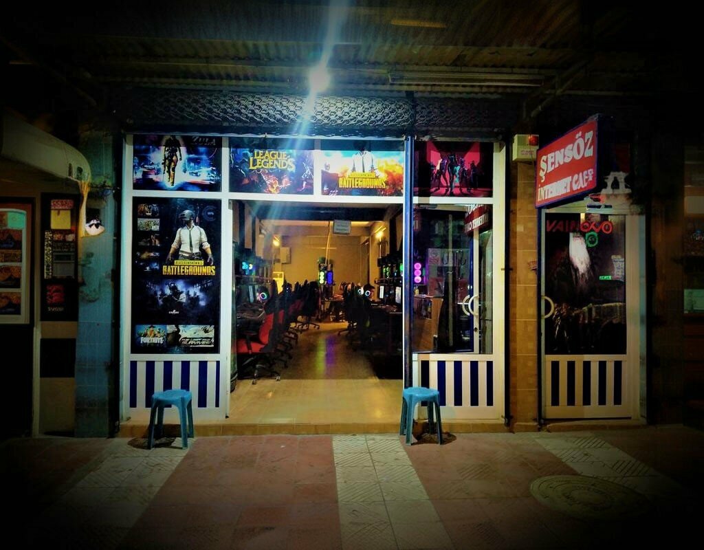 Internet cafe Sensoznet Internet Cafe, Manisa, photo