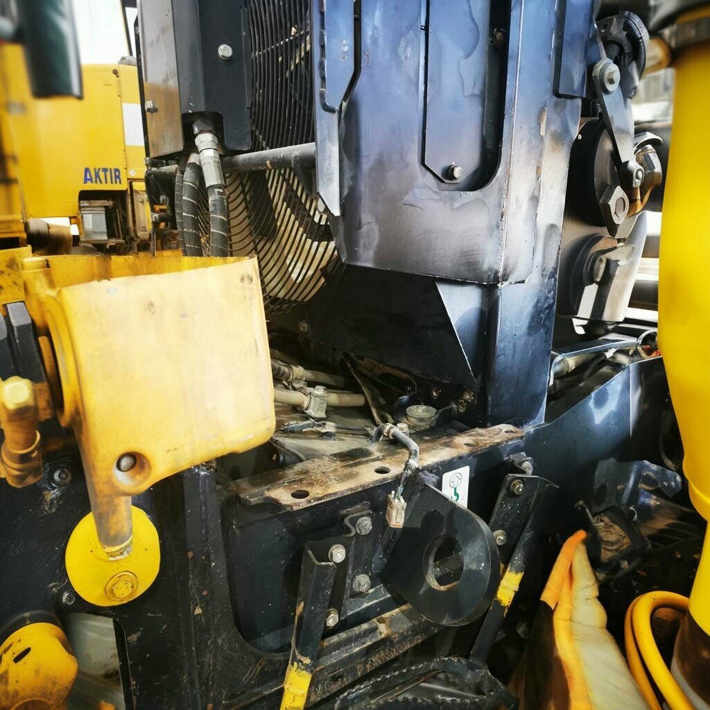 Road construction machines Komatsu Ozen Machinery, Suleymanpasa, photo