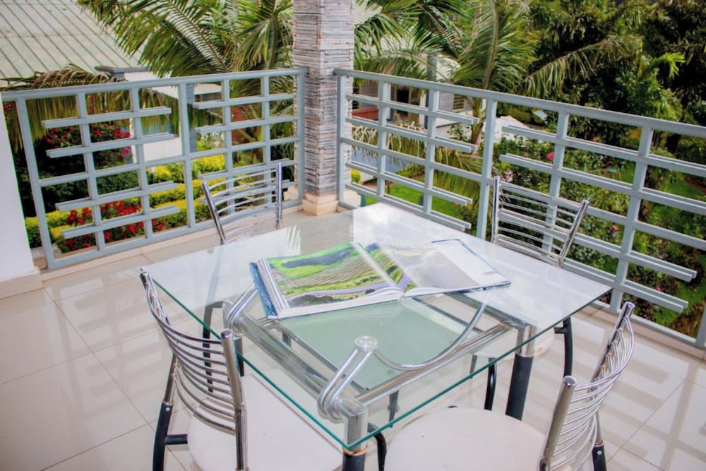 Фото Good News Guesthouse