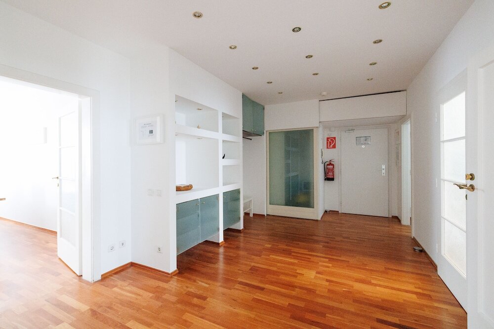 Фото Operastreet.com Apartments